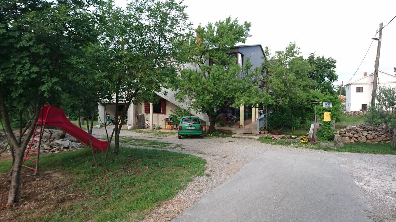 Apartman Bojana Apartment Starigrad Paklenica Bagian luar foto