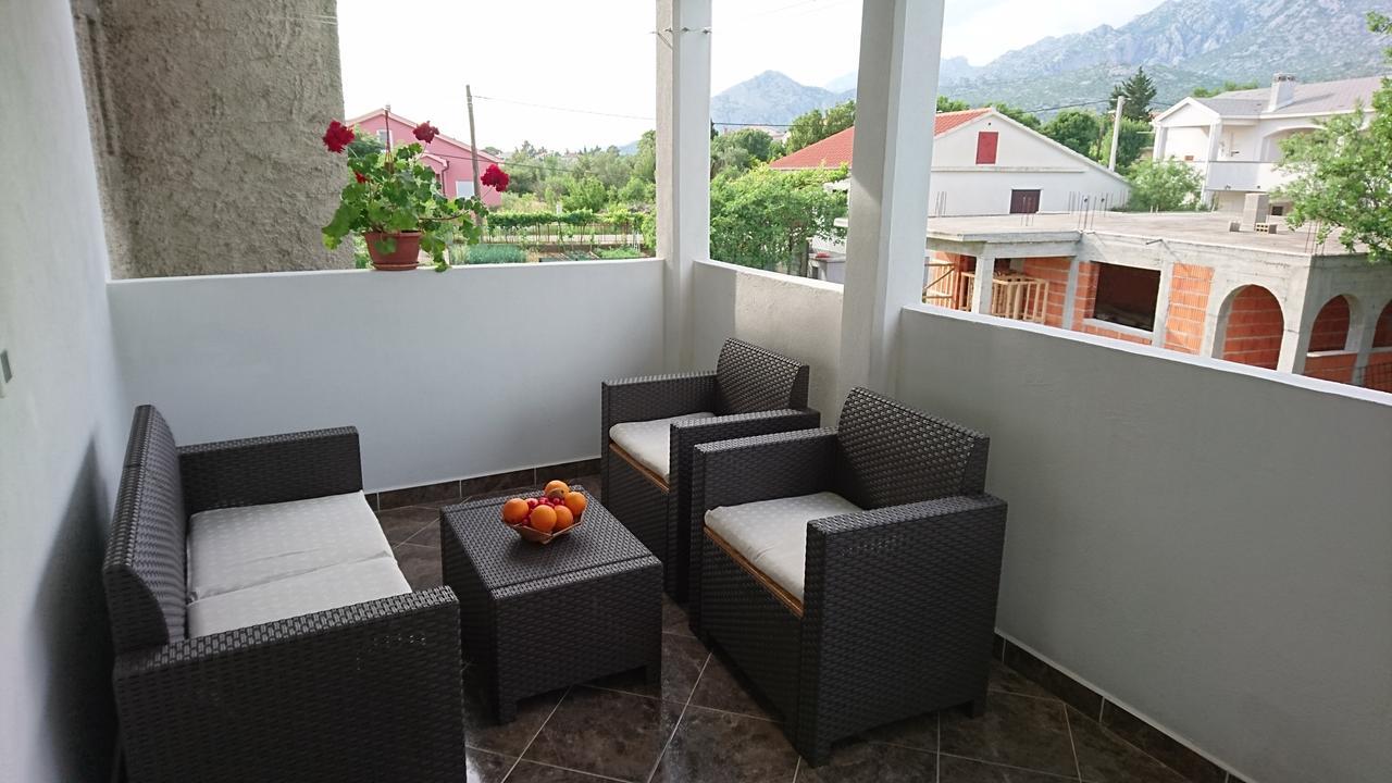 Apartman Bojana Apartment Starigrad Paklenica Bagian luar foto
