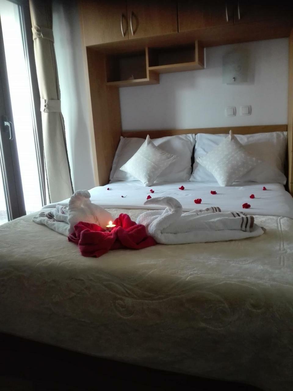 Apartman Bojana Apartment Starigrad Paklenica Bagian luar foto