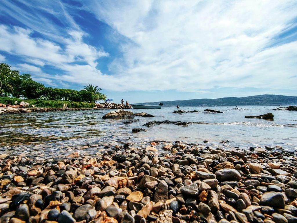 Apartman Bojana Apartment Starigrad Paklenica Bagian luar foto